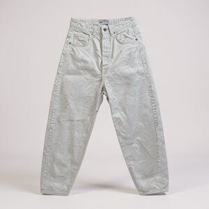 Zara White High-Waisted Jeans